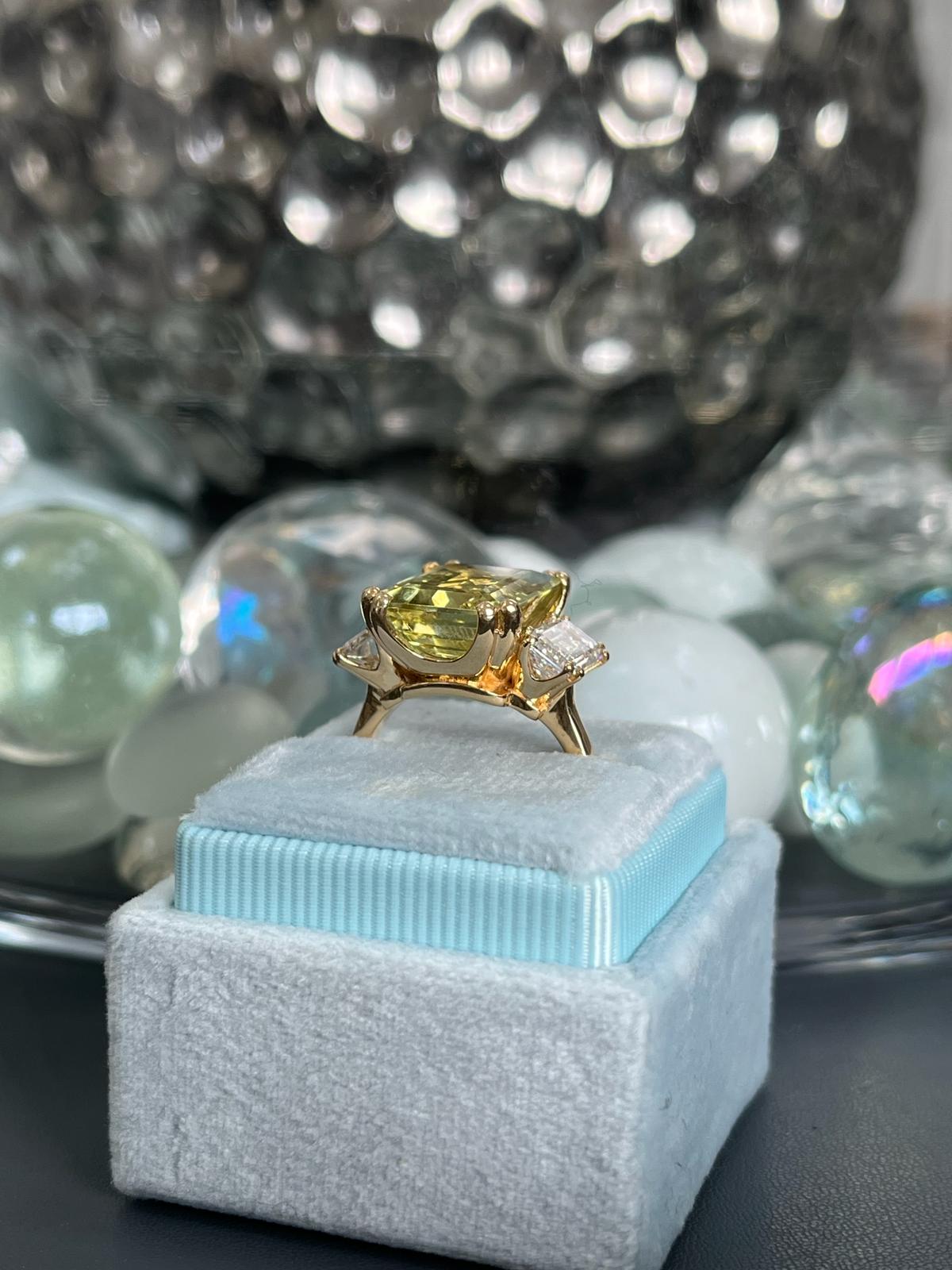 7.50 Carat Emerald Cut Yellow Aquamarine and 2.00ctw Lab Diamond Ring in 18ct Yellow Gold